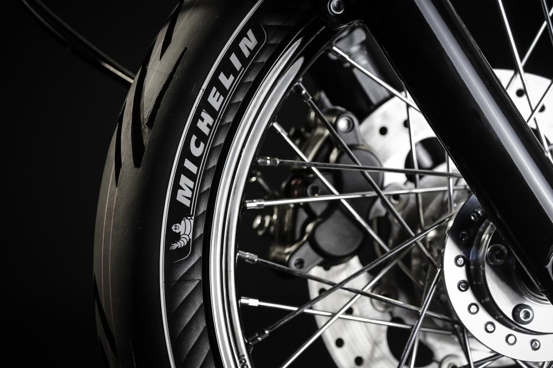 Pelearse asentamiento Roca Elige neumáticos para moto Michelin por familia de productos