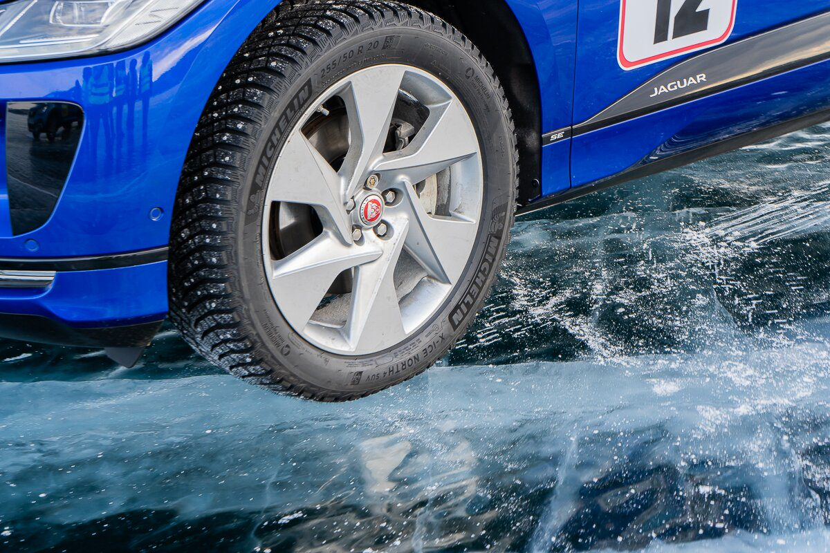 Шины мишлен x ice. Michelin x-Ice North 4. Michelin x-Ice North 4 SUV. Мишлен Икс айс Норд 4 бу. Michelin x-Ice North 2 как правильно ставить.