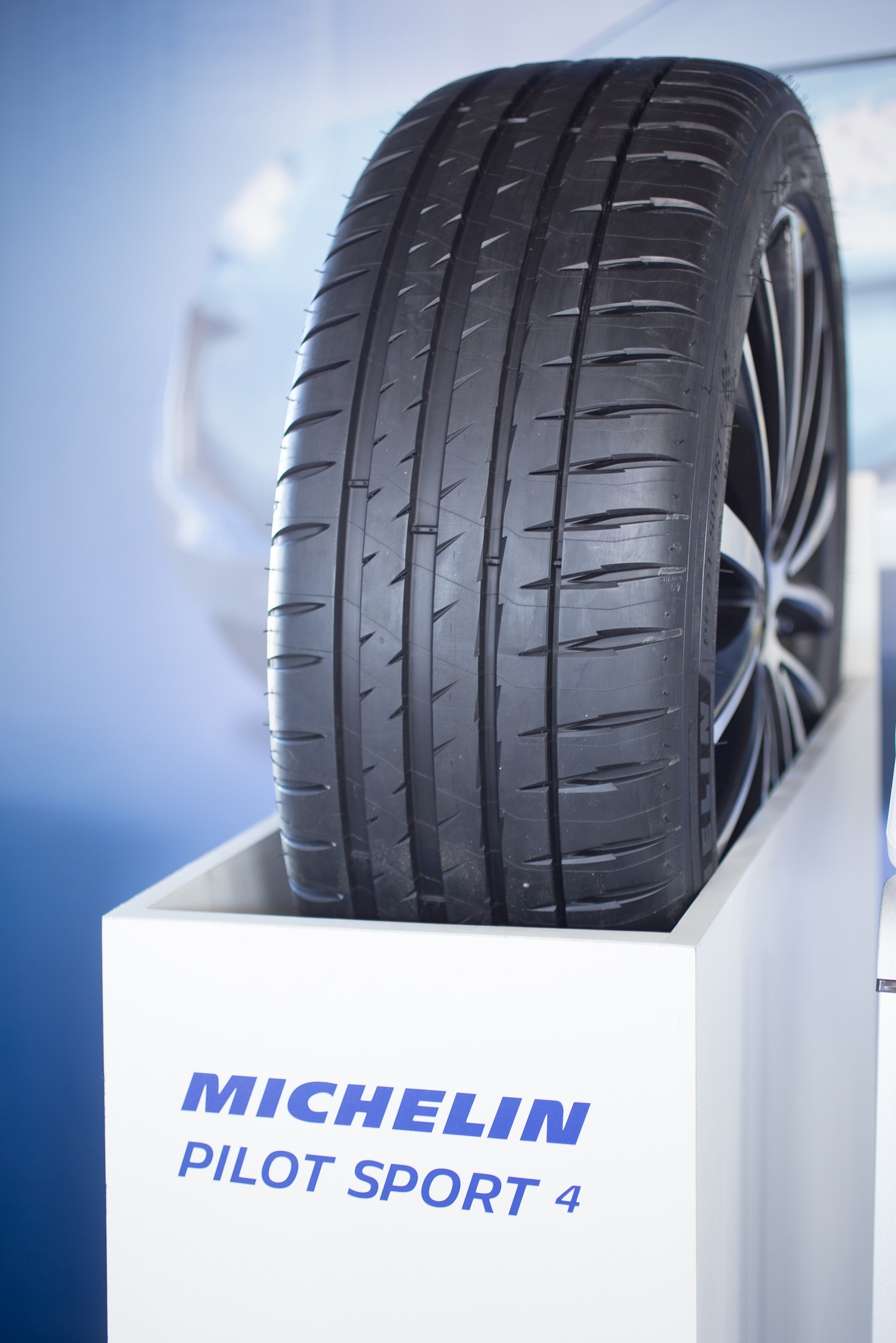 Купить шины мишлен 4. Мишелин пилот спорт 4. Michelin Pilot Sport 4s. Michelin Pilot Sport 4 s летняя. Michelin Pilot Sport 1.