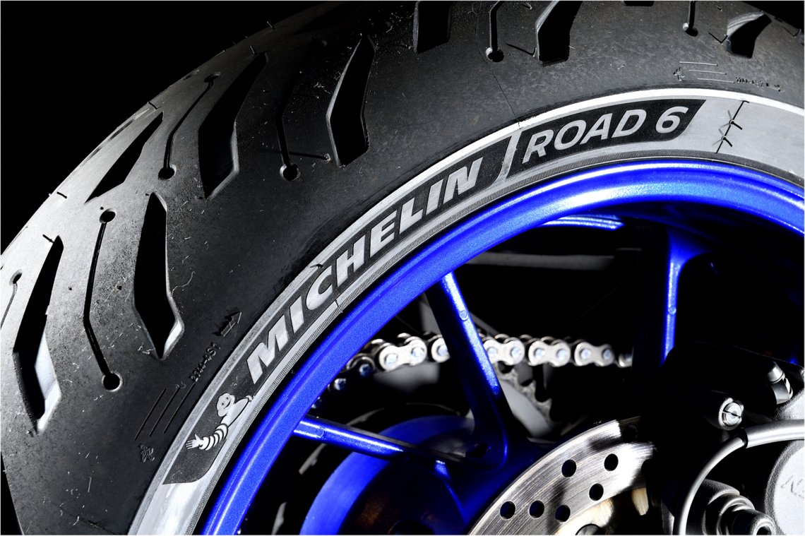日本ミシュランタイヤ、2輪タイヤの新製品「MICHELIN ROAD 6」と